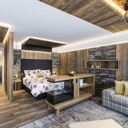 Hotel Tyrol Malles Venosta